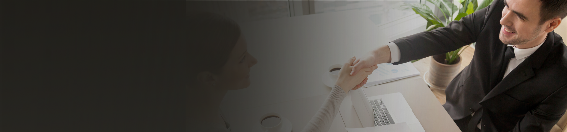 empresarios llegando a un acuerdo