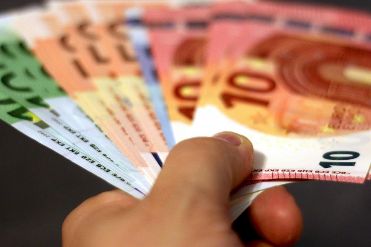 Fondos de inversión vs depósitos: ¿Cuál elegir para tus ahorros? Fondos de inversión vs depósitos: ¿Cuál elegir para tus ahorros?