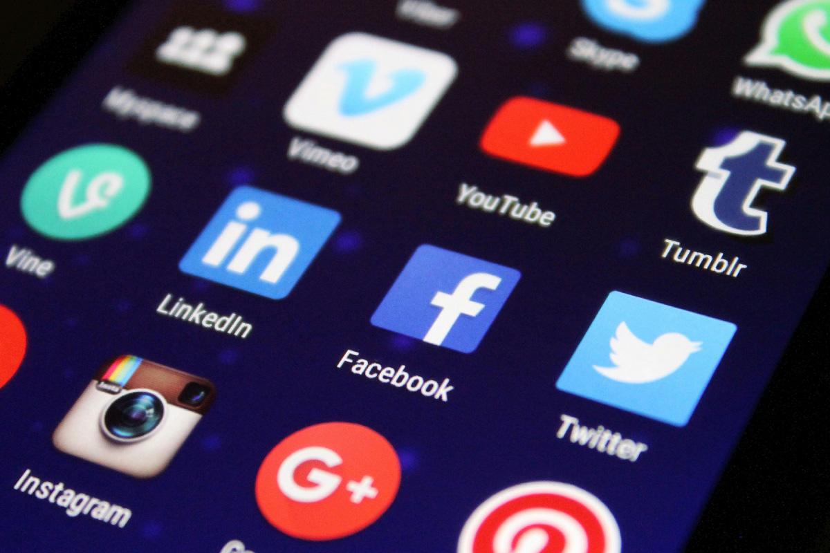 Estrategias de Marketing Digital para PYMEs. Estrategias de Marketing Digital para PYMEs.