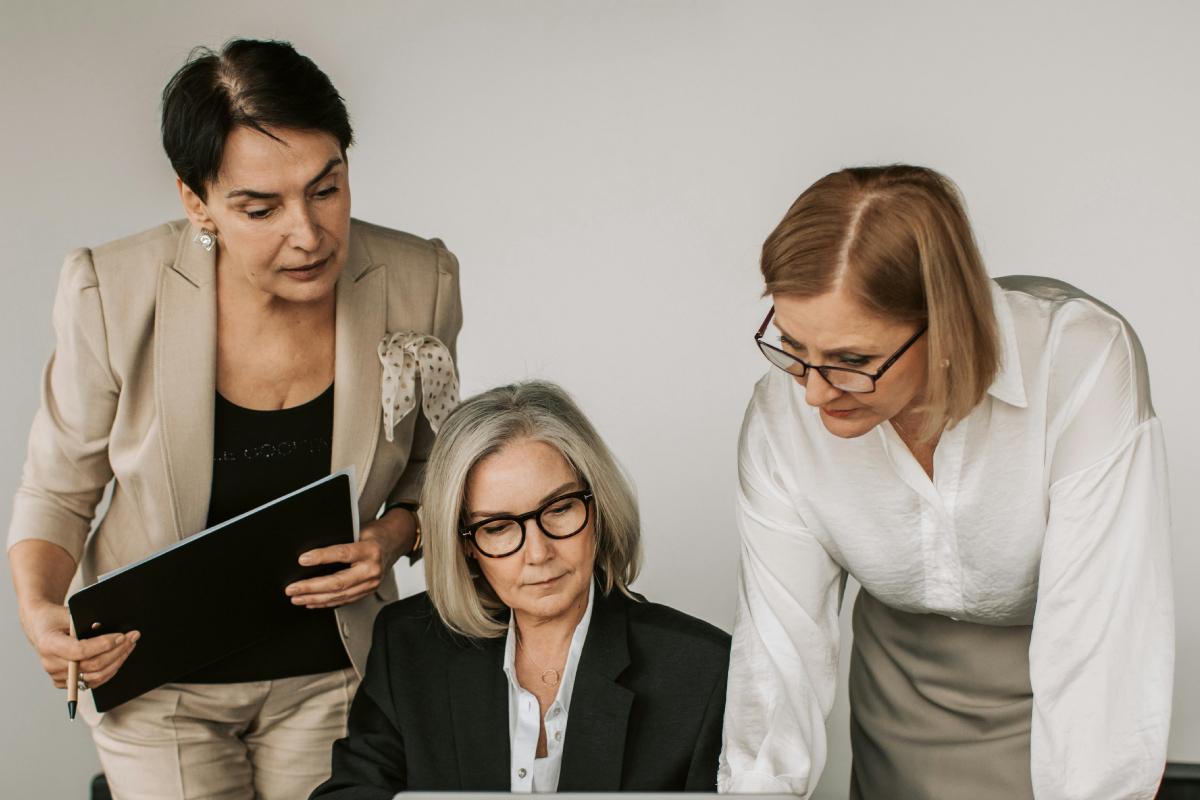 Mujer y empresa: retos para la igualdad en España. Mujer y empresa: retos para la igualdad en España.