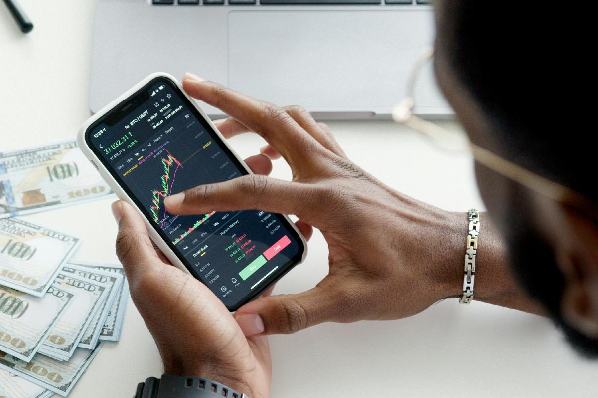 Rentabilidad, riesgo y plazo: invierte con equilibrio Rentabilidad, riesgo y plazo: invierte con equilibrio